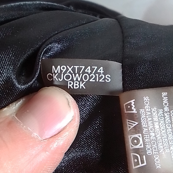 Iconic Calvin Klein winter vest - Picture 7 of 9